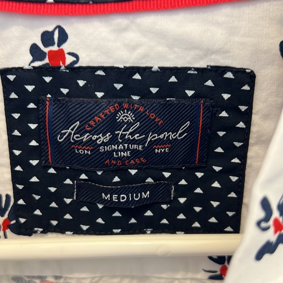 Across the pond men's flowered button down shirt size medium NWT - Picture 5 of 8